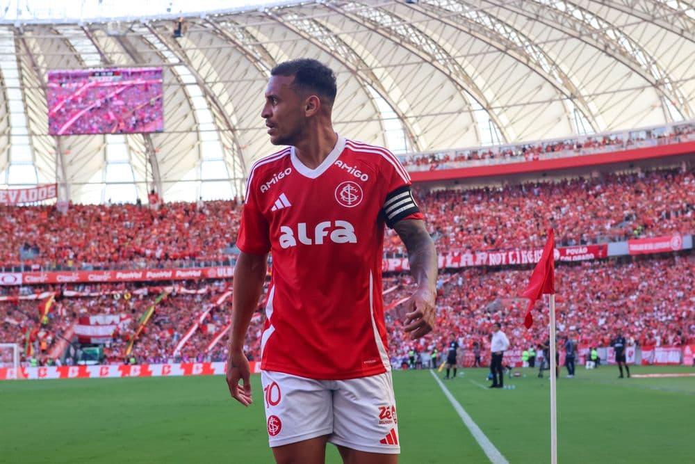 Leilão das camisas do título gaúcho de 2025 arrecada 56 mil reais
